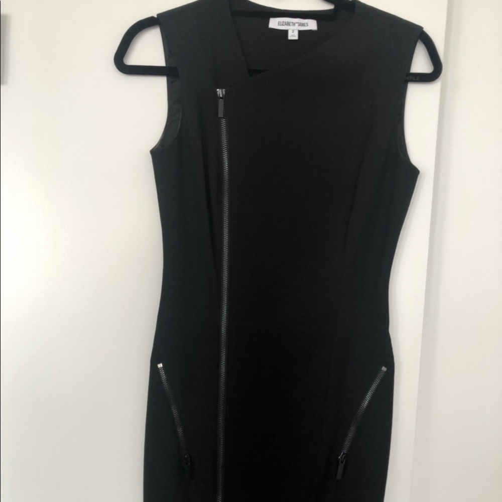 Like new Elizabeth and James size 0 2 black dress